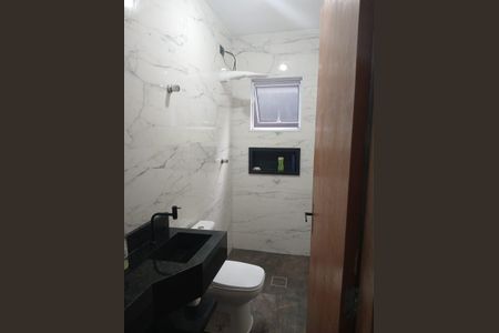 Casa à venda com 200m², 2 quartos e 2 vagas