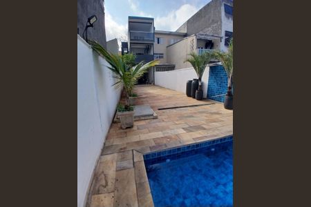 Casa à venda com 200m², 2 quartos e 2 vagas