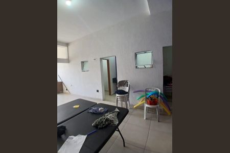 Casa à venda com 200m², 2 quartos e 2 vagas