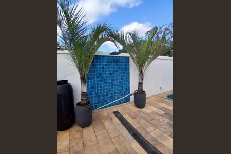 Casa à venda com 200m², 2 quartos e 2 vagas