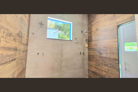 Casa de condomínio à venda com 800m², 5 quartos e 2 vagas Casa de condomínio à venda com 800m², 5 quartos e 2 vagasBanheiro de Serviço