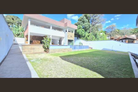 Casa de condomínio à venda com 800m², 5 quartos e 2 vagas Casa de condomínio à venda com 800m², 5 quartos e 2 vagasÁrea Externa