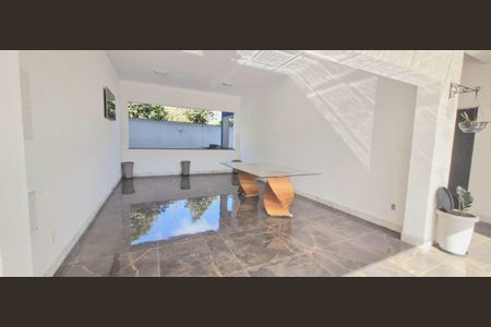 Casa de condomínio à venda com 800m², 5 quartos e 2 vagas Casa de condomínio à venda com 800m², 5 quartos e 2 vagasÁrea comum