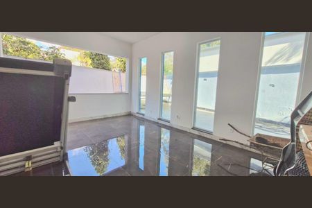 Casa de condomínio à venda com 800m², 5 quartos e 2 vagas Casa de condomínio à venda com 800m², 5 quartos e 2 vagasÁrea comum