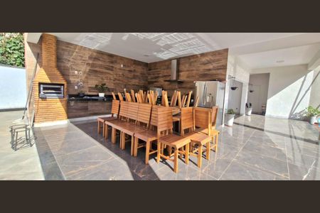 Casa de condomínio à venda com 800m², 5 quartos e 2 vagas Casa de condomínio à venda com 800m², 5 quartos e 2 vagasÁrea comum