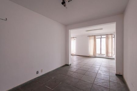 Casa para alugar com 280m², 4 quartos e 4 vagas Casa para alugar com 280m², 4 quartos e 4 vagasSala de Jantar