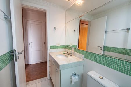 Apartamento à venda com 80m², 3 quartos e 2 vagasBanheiro da suíte