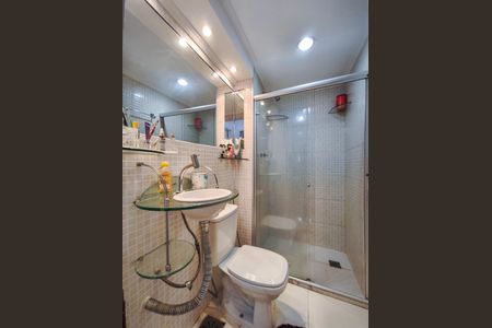 Apartamento à venda com 68m², 2 quartos e 1 vagaBanheiro Corredor