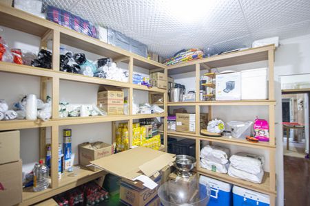 Casa à venda com 330m², 5 quartos e 2 vagas Casa à venda com 330m², 5 quartos e 2 vagasSala