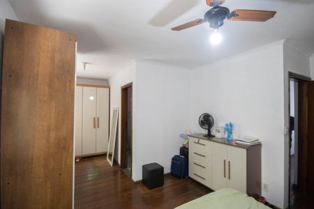 Casa à venda com 330m², 5 quartos e 2 vagas Casa à venda com 330m², 5 quartos e 2 vagasSuíte 2