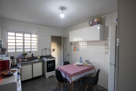 Casa à venda com 330m², 5 quartos e 2 vagas Casa à venda com 330m², 5 quartos e 2 vagasCozinha 2
