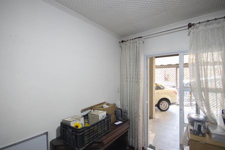 Casa à venda com 330m², 5 quartos e 2 vagas Casa à venda com 330m², 5 quartos e 2 vagasSala