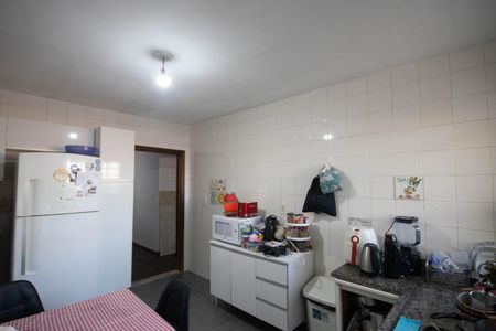 Casa à venda com 330m², 5 quartos e 2 vagas Casa à venda com 330m², 5 quartos e 2 vagasCozinha 2