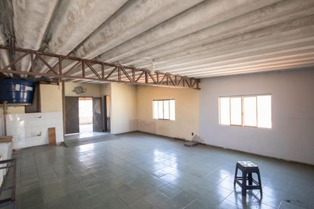 Casa à venda com 330m², 5 quartos e 2 vagas Casa à venda com 330m², 5 quartos e 2 vagasÁrea comum