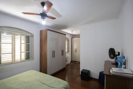 Casa à venda com 330m², 5 quartos e 2 vagas Casa à venda com 330m², 5 quartos e 2 vagasSuíte 2