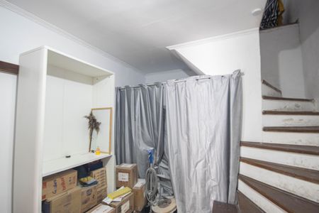 Casa à venda com 330m², 5 quartos e 2 vagas Casa à venda com 330m², 5 quartos e 2 vagasHall