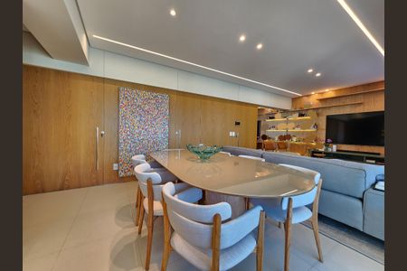 Apartamento à venda com 126m², 4 quartos e 3 vagas Apartamento à venda com 126m², 4 quartos e 3 vagasSala