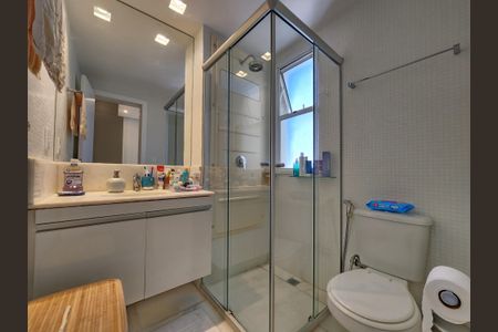 Apartamento à venda com 126m², 4 quartos e 3 vagas Apartamento à venda com 126m², 4 quartos e 3 vagasBanheiro da Suíte 2