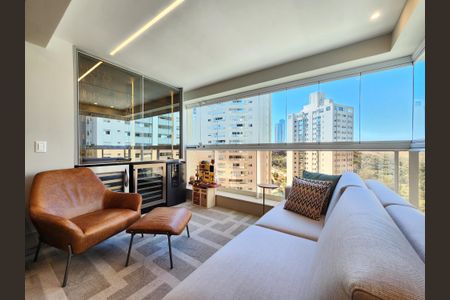 Apartamento à venda com 126m², 4 quartos e 3 vagas Apartamento à venda com 126m², 4 quartos e 3 vagasVaranda