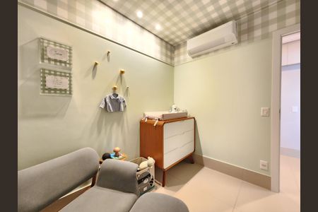 Apartamento à venda com 126m², 4 quartos e 3 vagas Apartamento à venda com 126m², 4 quartos e 3 vagasQuarto