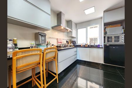 Apartamento à venda com 126m², 4 quartos e 3 vagas Apartamento à venda com 126m², 4 quartos e 3 vagasCozinha