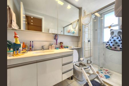 Apartamento à venda com 126m², 4 quartos e 3 vagas Apartamento à venda com 126m², 4 quartos e 3 vagasBanheiro da Suíte 3