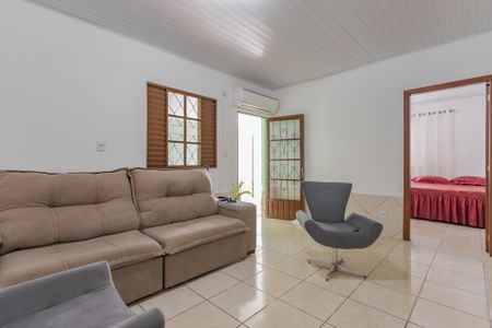 Sala de casa à venda com 3 quartos, 160m² em Sarandi, Porto Alegre