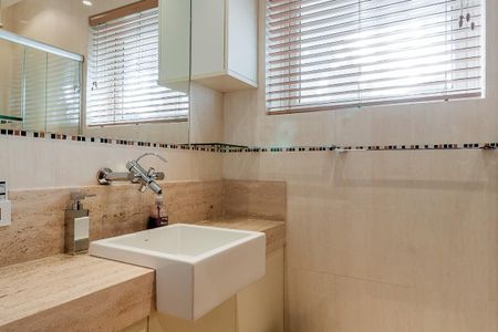 Casa à venda com 1500m², 7 quartos e 6 vagas Casa à venda com 1500m², 7 quartos e 6 vagasFoto 29