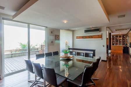 Casa à venda com 1500m², 7 quartos e 6 vagas Casa à venda com 1500m², 7 quartos e 6 vagasFoto 25