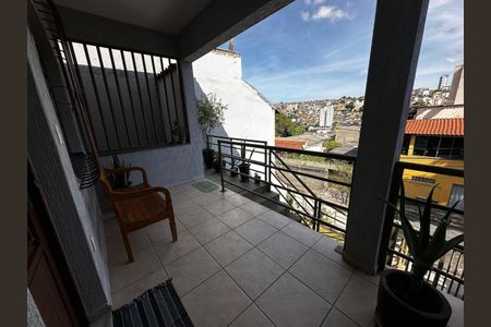 Casa à venda com 300m², 4 quartos e 6 vagasÁrea Externa