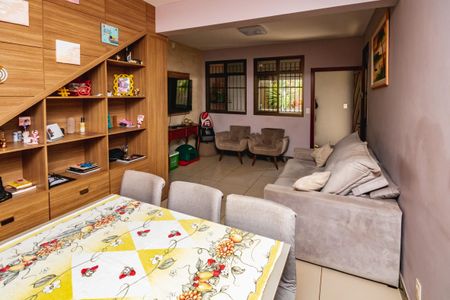 Casa à venda com 180m², 3 quartos e 3 vagasSala 1