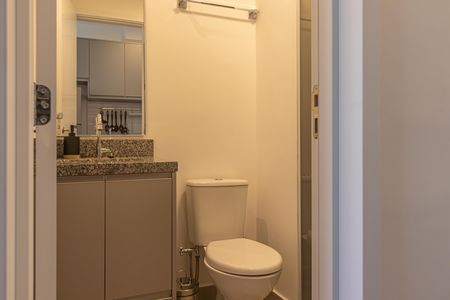 Banheiro de kitnet/studio para alugar com 1 quarto, 25m² em Vila Olímpia, São Paulo