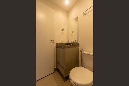 Banheiro de kitnet/studio para alugar com 1 quarto, 25m² em Vila Olímpia, São Paulo
