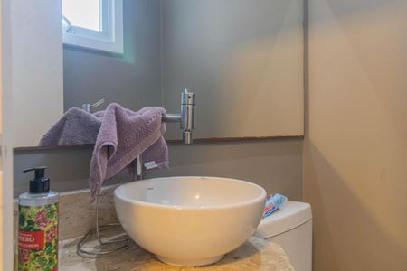 Casa à venda com 180m², 3 quartos e 4 vagas Casa à venda com 180m², 3 quartos e 4 vagasLavabo