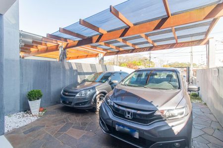 Casa à venda com 180m², 3 quartos e 4 vagas Casa à venda com 180m², 3 quartos e 4 vagasGaragem