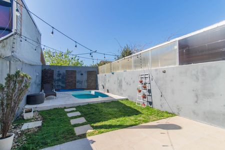 Casa à venda com 180m², 3 quartos e 4 vagas Casa à venda com 180m², 3 quartos e 4 vagasQuintal