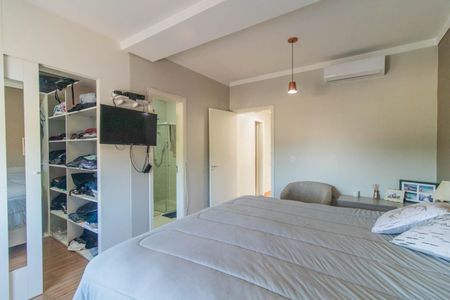 Casa à venda com 180m², 3 quartos e 4 vagas Casa à venda com 180m², 3 quartos e 4 vagasSuíte