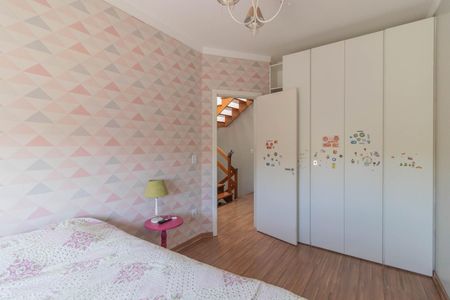 Casa à venda com 180m², 3 quartos e 4 vagas Casa à venda com 180m², 3 quartos e 4 vagasQuarto 2