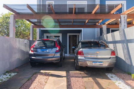 Casa à venda com 180m², 3 quartos e 4 vagas Casa à venda com 180m², 3 quartos e 4 vagasFachada