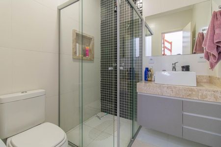 Casa à venda com 180m², 3 quartos e 4 vagas Casa à venda com 180m², 3 quartos e 4 vagasBanheiro Social 1