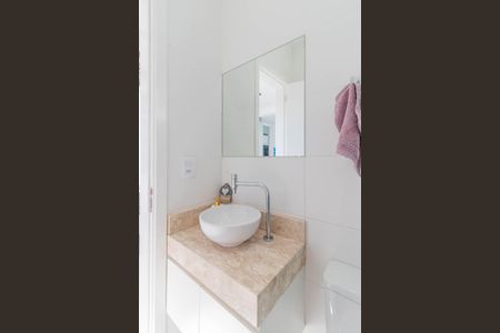 Casa à venda com 180m², 3 quartos e 4 vagas Casa à venda com 180m², 3 quartos e 4 vagasBanheiro Social 2