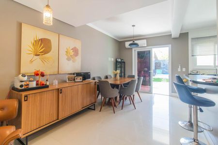 Casa à venda com 180m², 3 quartos e 4 vagas Casa à venda com 180m², 3 quartos e 4 vagasSala