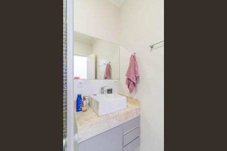 Casa à venda com 180m², 3 quartos e 4 vagas Casa à venda com 180m², 3 quartos e 4 vagasBanheiro Social 1