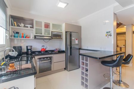 Casa à venda com 180m², 3 quartos e 4 vagas Casa à venda com 180m², 3 quartos e 4 vagasCozinha