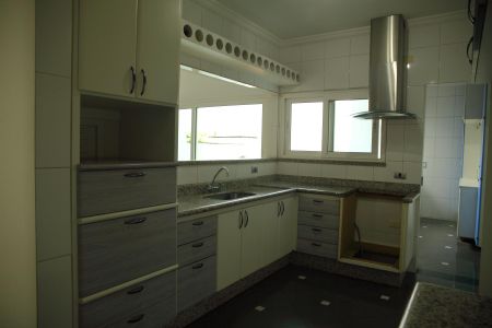 Casa à venda com 322m², 3 quartos e 3 vagasCozinha