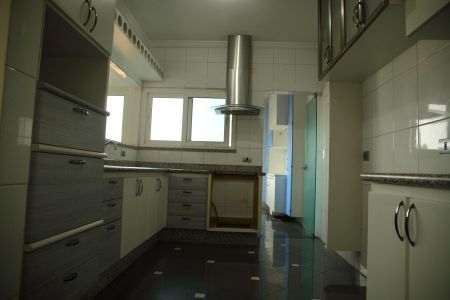 Casa à venda com 322m², 3 quartos e 3 vagasCozinha