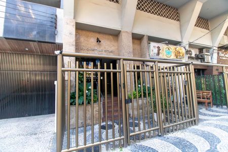 Apartamento à venda com 72m², 2 quartos e 1 vaga Apartamento à venda com 72m², 2 quartos e 1 vagaFachada