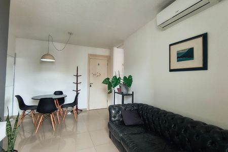 Sala de apartamento à venda com 2 quartos, 55m² em Barra Olímpica, Rio de Janeiro