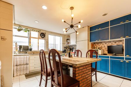 Apartamento à venda com 115m², 3 quartos e sem vagaCozinha