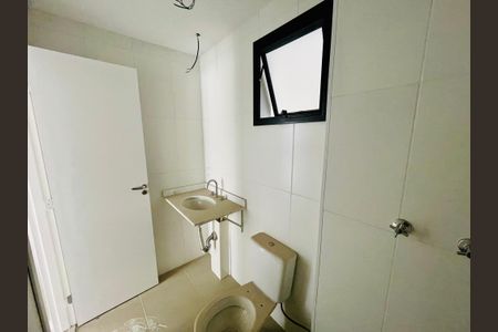 Apartamento à venda com 89m², 2 quartos e 1 vaga Apartamento à venda com 89m², 2 quartos e 1 vagaBanheiro